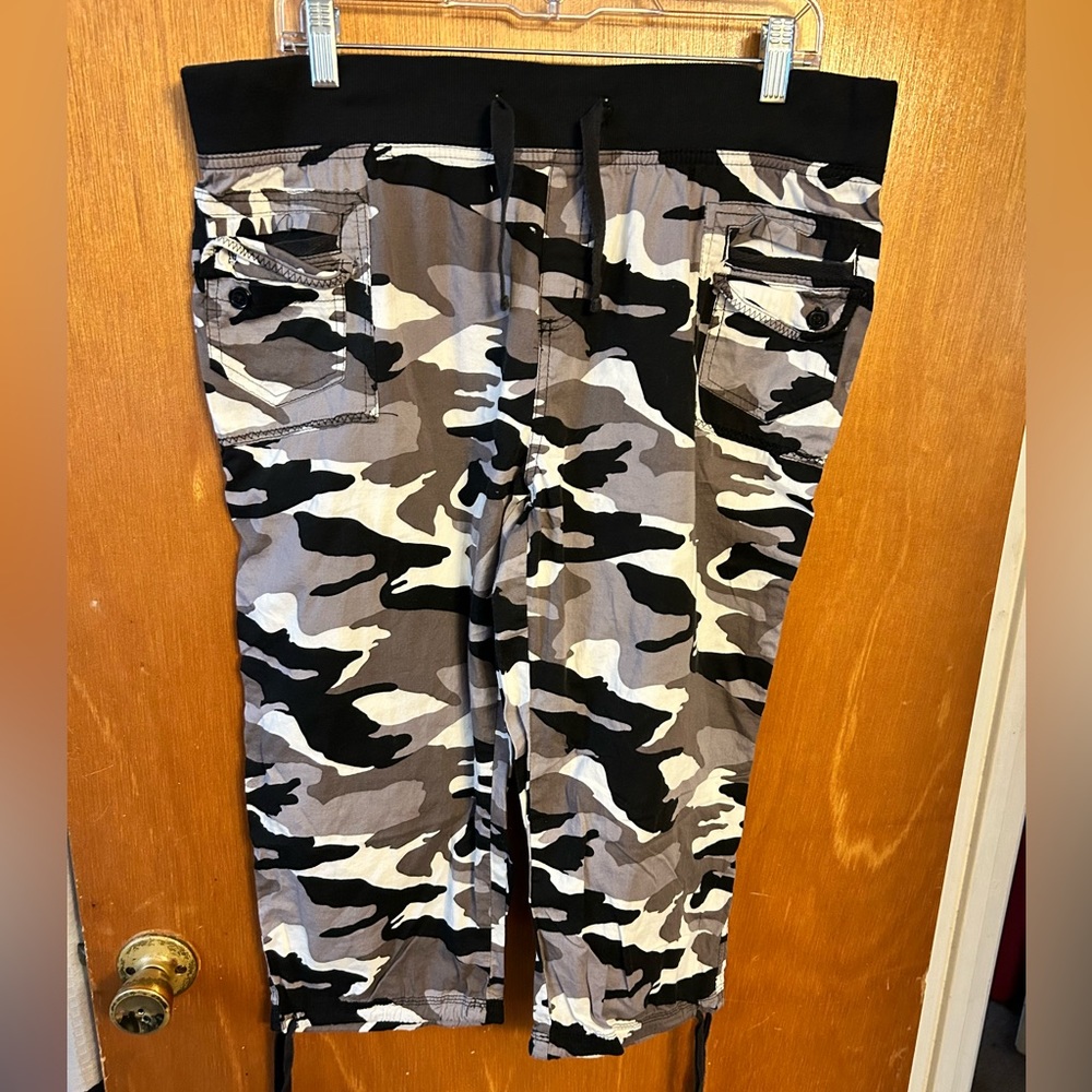 Camo Capris Stretchy